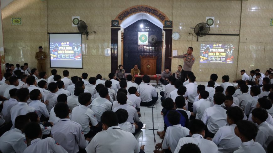 Polresta Sidoarjo Masuk Sekolah,Tanamkan Sadar Hukum pada Pelajar dan Cegah Radikalisme